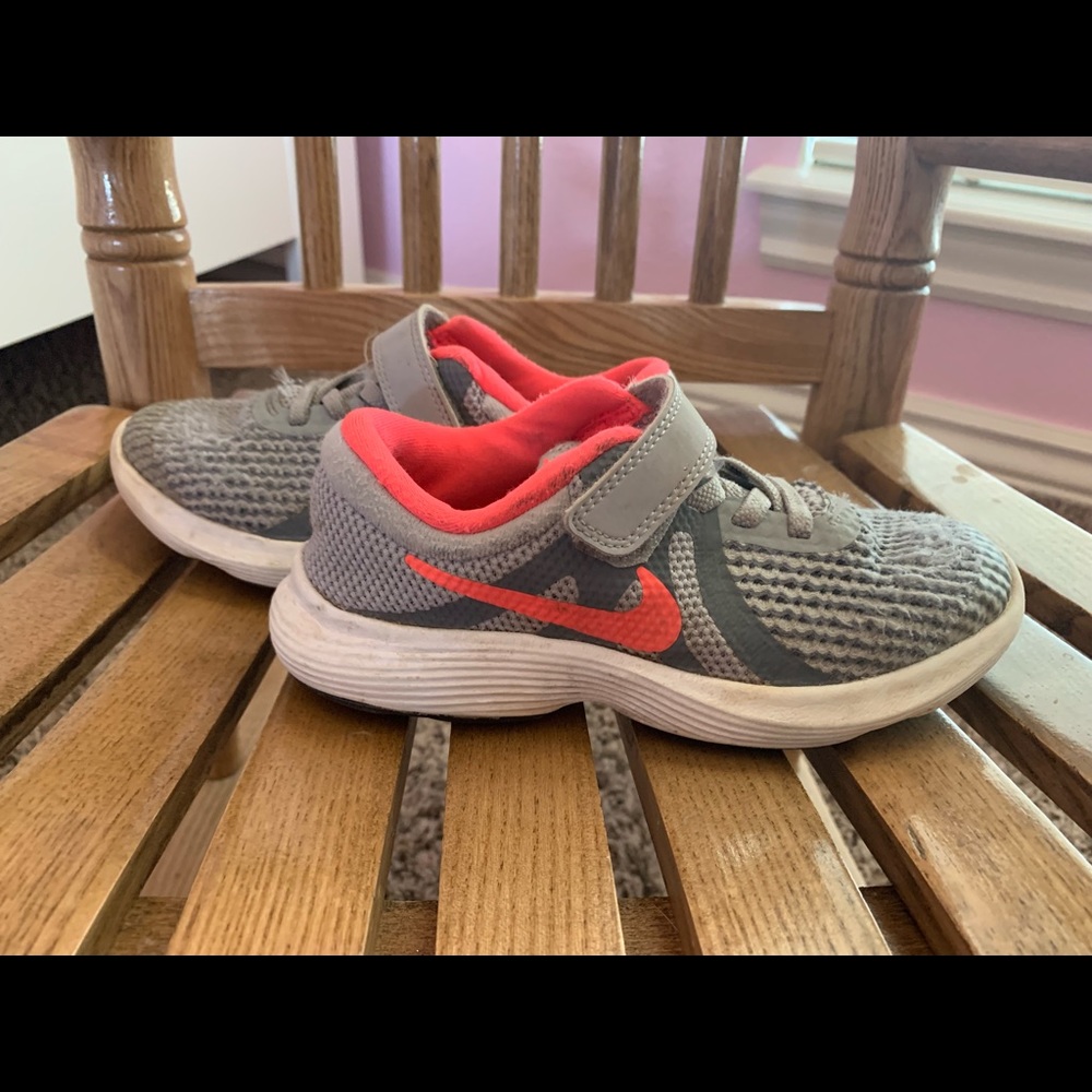 Girls Nike size 12